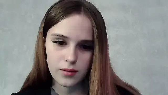 SweetLoraa — Freechat on StripChat