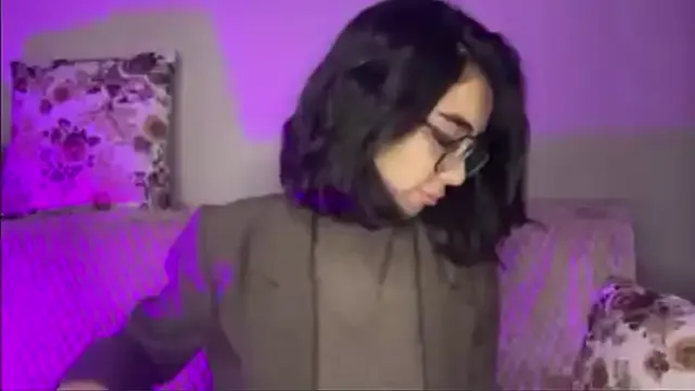 TAG_MIGGI — suck fingers