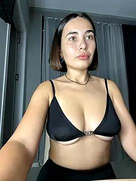 Taliliya — Shake naked tits 