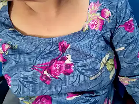 tamilqueenbaby — oil on boobs show  i min