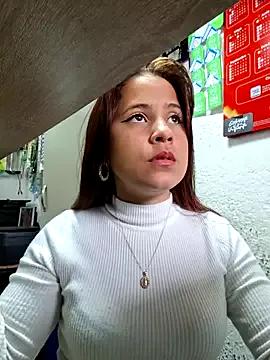 TamySweet69 — Play with my pussy while I have clients