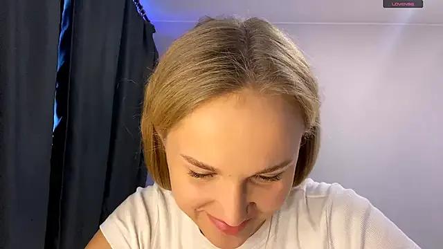 TanekaBoitel — show my sexy bra