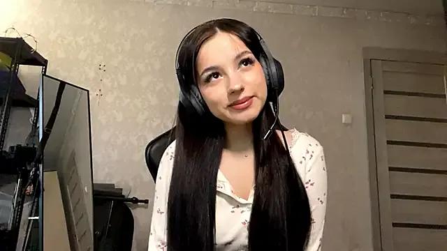 TashiaCassln — Lick my lips close to cam!