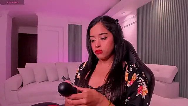 Tathy_miller — blowjob + saliva in the boobs