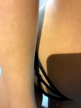 Tatiana_18pink — Spank in boobs