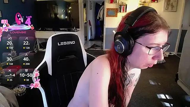 TattooedGirlDK — Vibrator show!! Make me cum!!