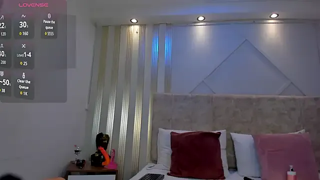 Tayra_Pradit — show cum