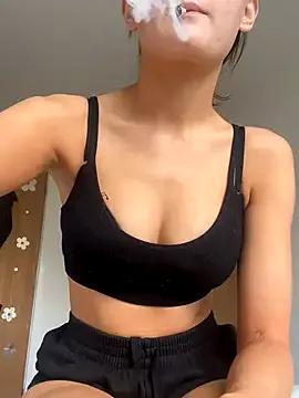 TeeLovexx — Bounce boobs in hands 