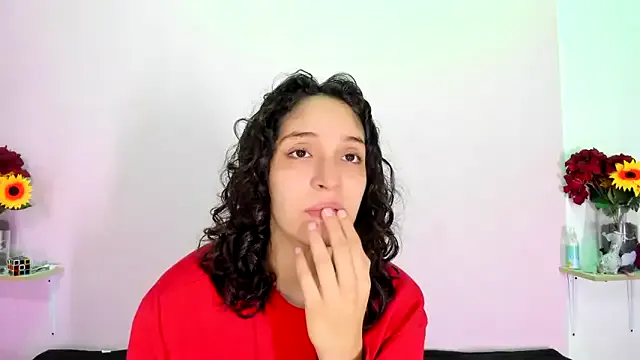 TeensNews18 — show feet 