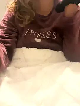 TEMPTING-TAMMY — put something sexy on Tam