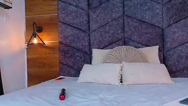 THALIAGRAY__ — Ride dildo, cum show now