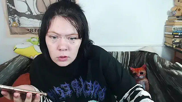 The_ICE_woman — to show outfit