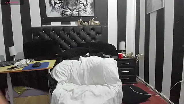 thedirtyqueen — Finger in my ass