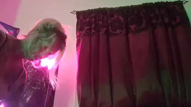 thedragonqueen — Freechat on StripChat