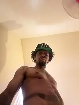 thefreakscomeoutatnight — Bust a nut on her