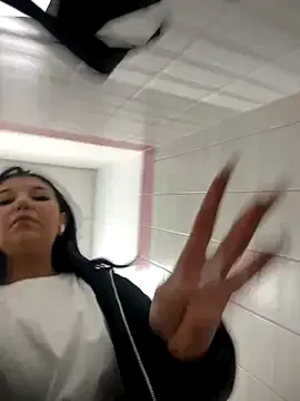 Tisha_Busty — loud moaning IN A PUBLIC PLACE