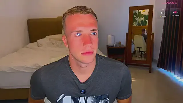 tommy_cumfinger — Show cock