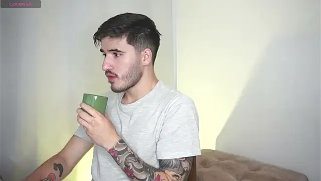 Tony_Wylie — DIldo in my ass