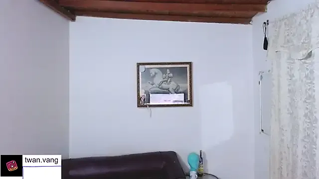 Trix_fiore_oficial — CUM  close to cam