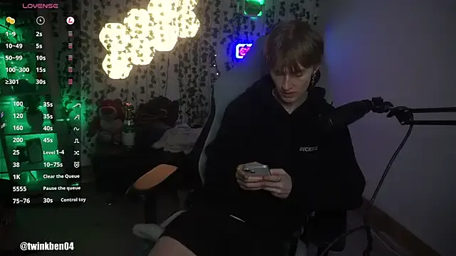 twinkben — STRIPTEASE / STRIP OFF CLOTHES
