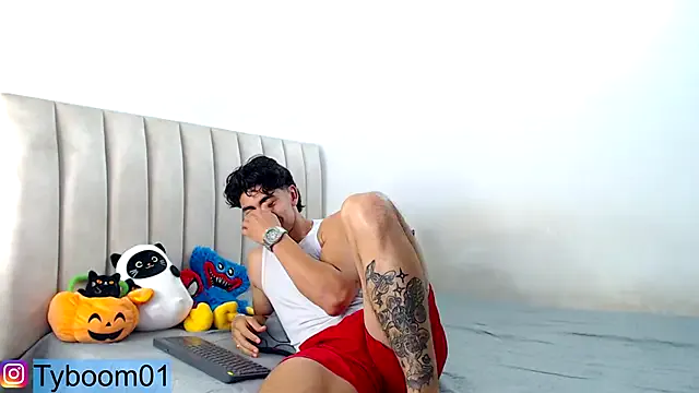 TYLER_BOOM — Make me hot