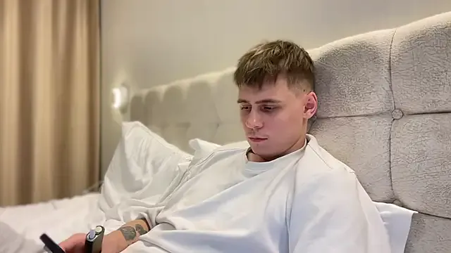 Tyler_Garner — gat naked
