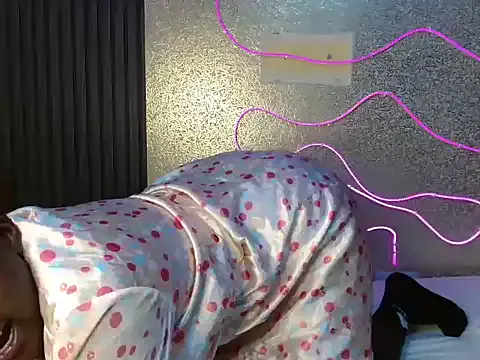 Tyra_sofi — 3 fingers in pussy