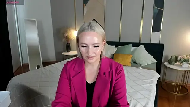 U_TURMAN — Take off top, stay in bra and jacket