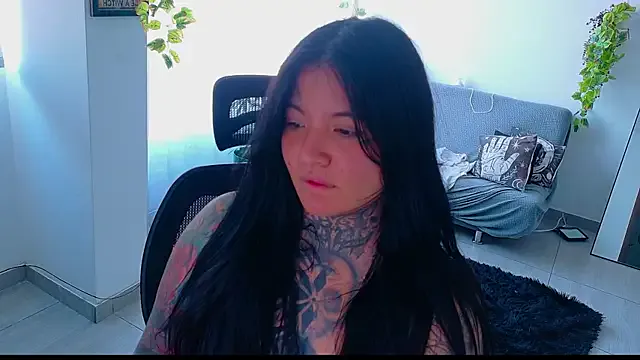 Unatatuada — spank ass