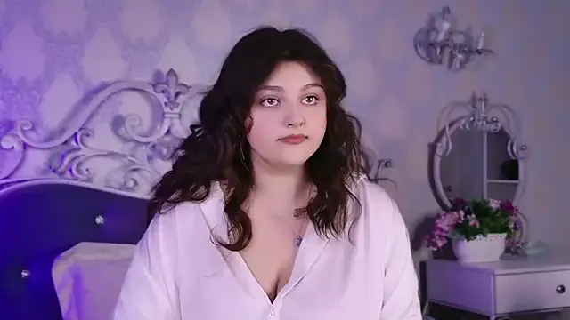 UR_BELLA — OIL SHOW