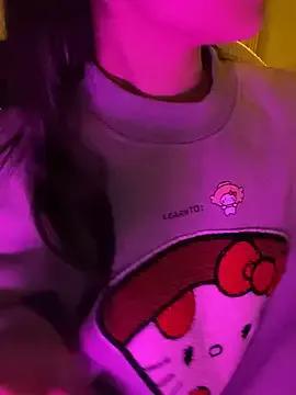 Uyennii02 — Freechat on StripChat