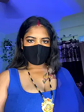 V-Hot-Sweti — Pussy oil show
