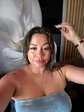 ValeryGrey — Take off my shirt and massage my tits