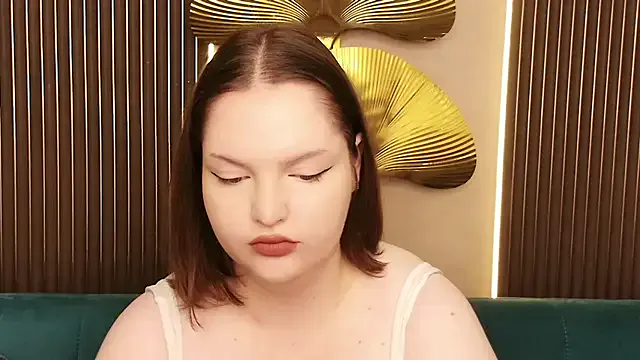 Vanessa_Rise — spank on the ass