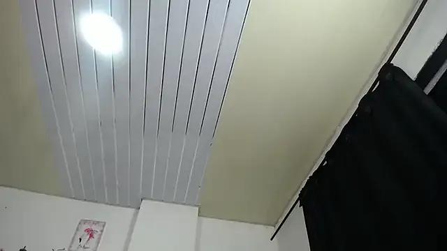 StripChat vauroraper is Freechat vauroraper — with high heels