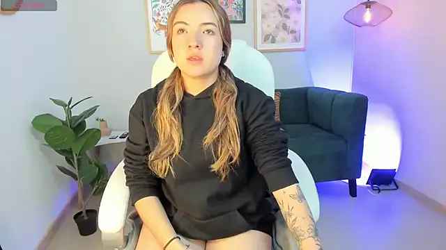 Vela_jade —  Topless + Masagge