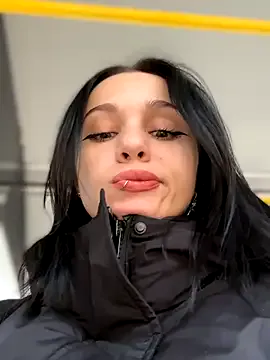 VendiMur — take off your bra and suck your nipples