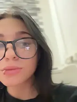 VendiMur — take off your bra and suck your nipples