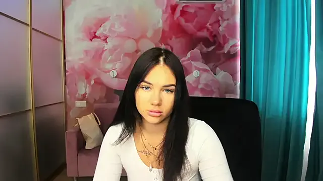 VenillaRose — Sensual striptease 