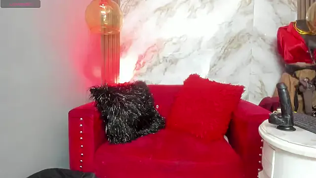 VeronicaMoretti — whip my ass