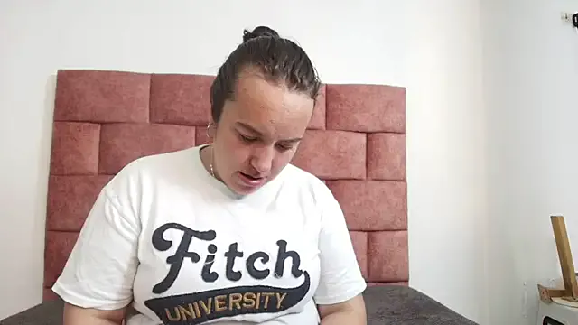very_slut — Fart in my hand and smell 