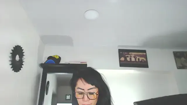 Vicky_hotmilf — dogyy no panty +shake+slap