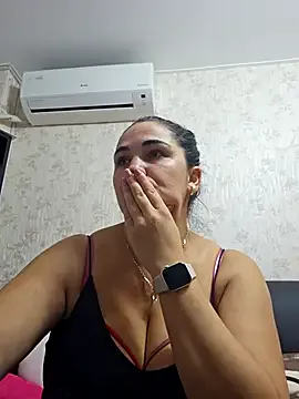 VickyDivinee —  Take off my bra slowly 
