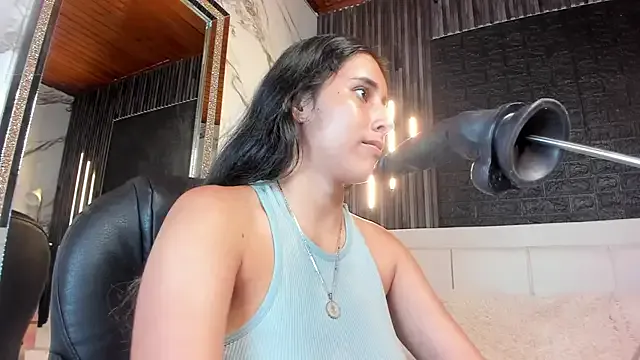 VICTORIA_HOUSTON — show saliva on Boobs 