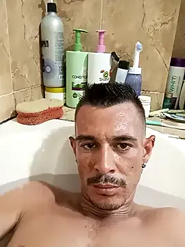Villena_jm91 — Me corro viendo corrert en directo y pri