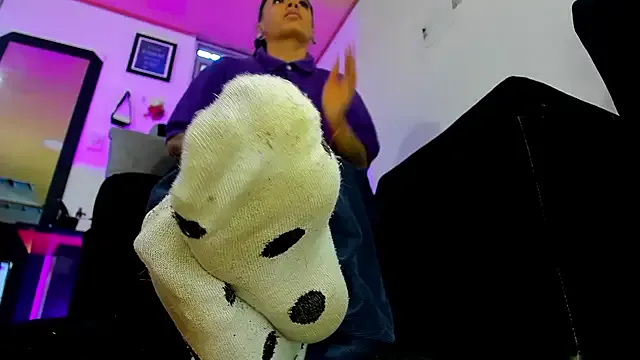 vivi-honey — dirty feet and saliva