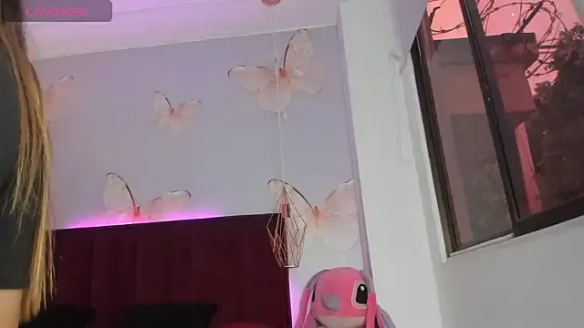 Vivi_prinncess — Rub my pussy and put your slow fingers