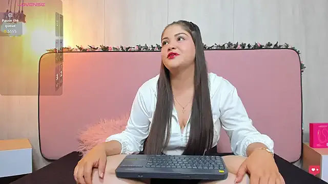 VivianSantana1 — Rub my hair through my body
