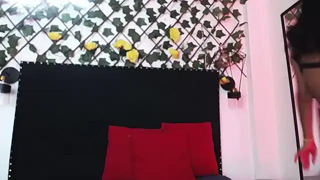 StripChat vwildcatper is Freechat vwildcatper — show  oil