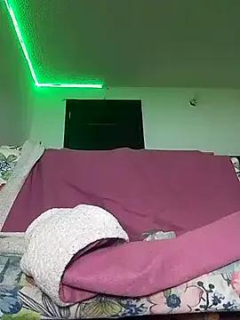 Xaira_Ruiz_ — Fart i tungen som kommer ut varm